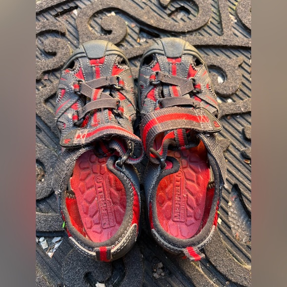 Merrell Sandals - Picture 2 of 16